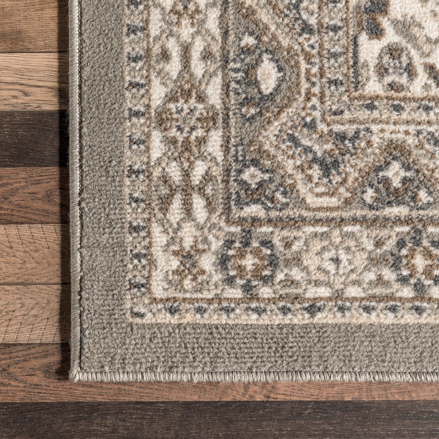 Nuloom Becca Traditional Tiled Area Rug