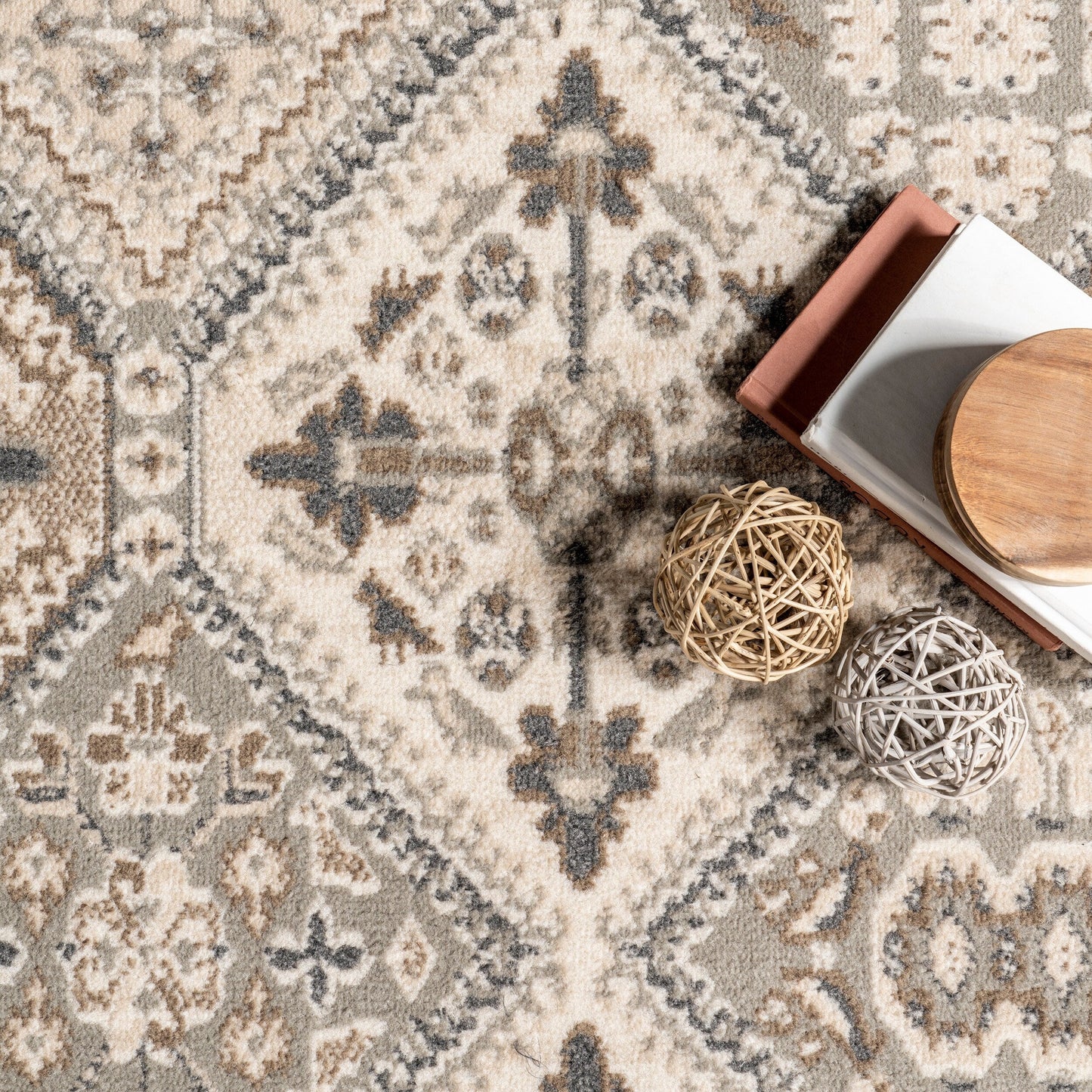 Nuloom Becca Traditional Tiled Area Rug