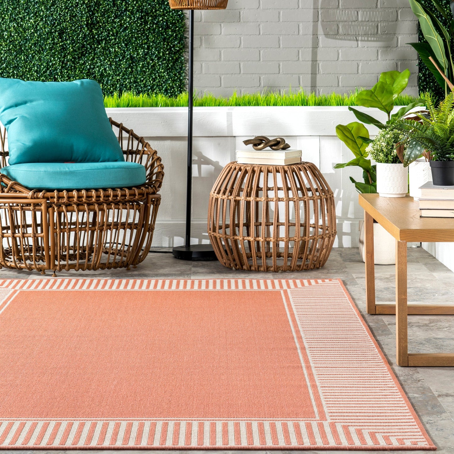 Nuloom Leah Classic Bordered Indoor/Outdoor Area Rug