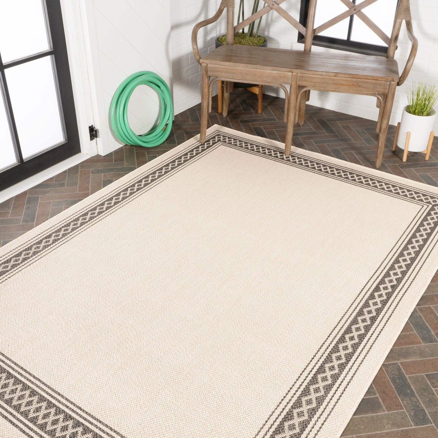 JONATHAN Y Havana Classic Diamond Border Indoor/Outdoor Area Rug