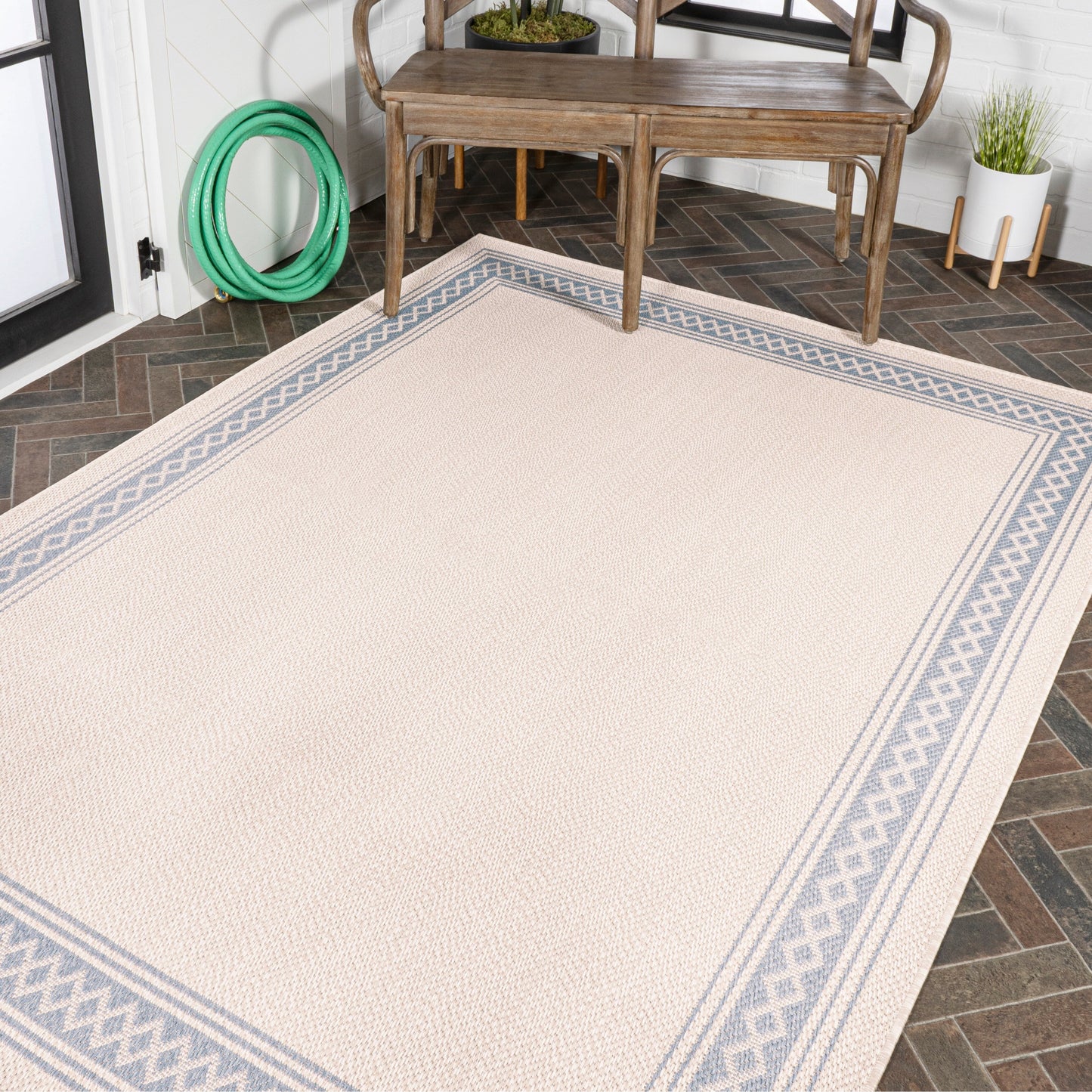 JONATHAN Y Havana Classic Diamond Border Indoor/Outdoor Area Rug