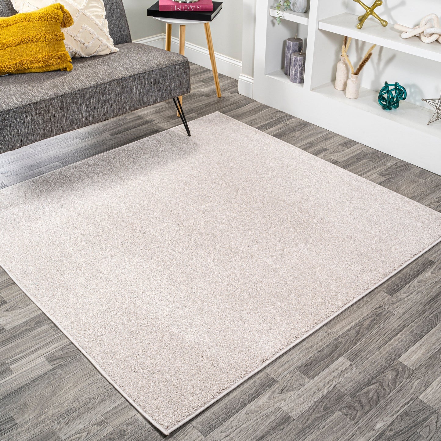 JONATHAN Y Tumbling Solid Low-Pile Area Rug