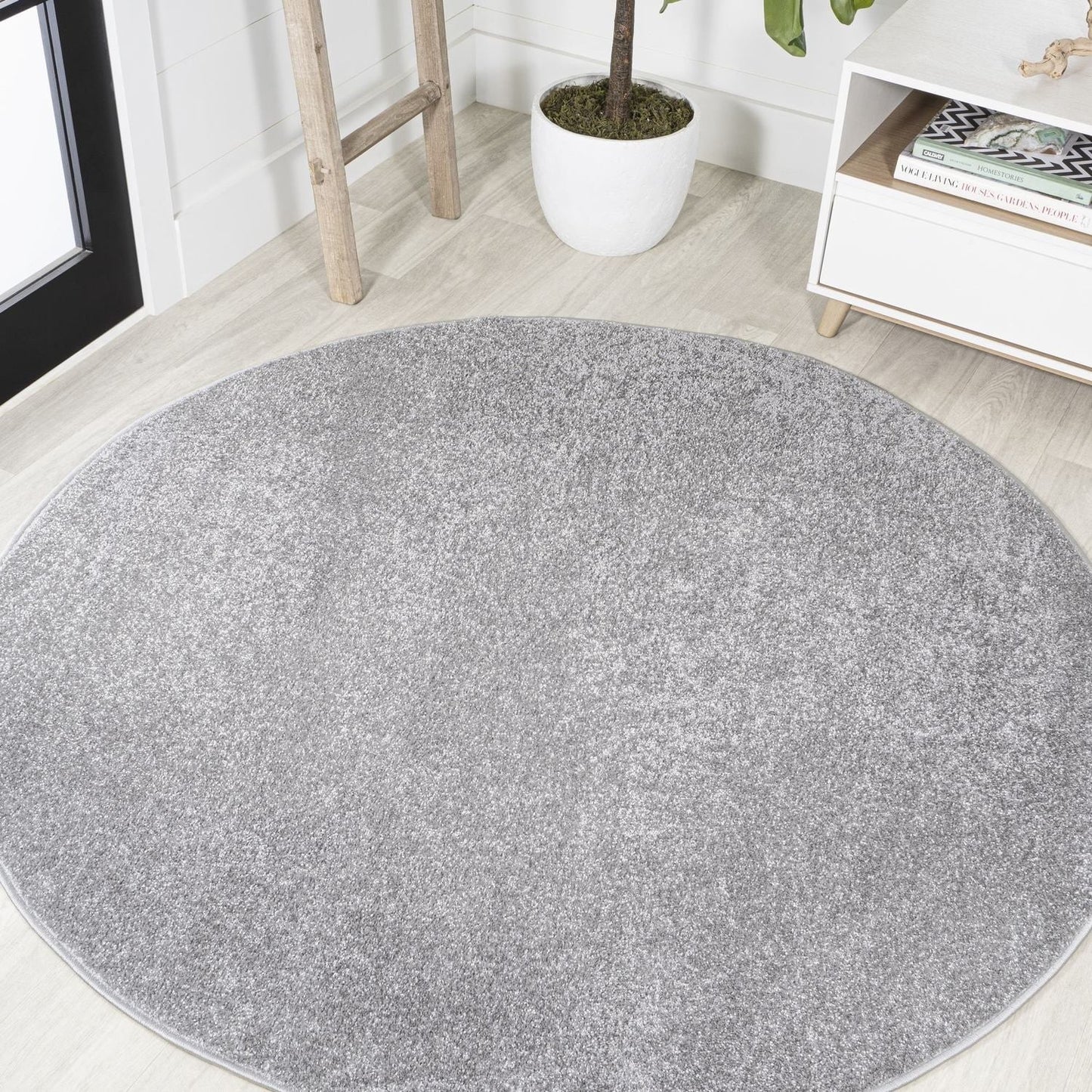 JONATHAN Y Tumbling Solid Low-Pile Area Rug