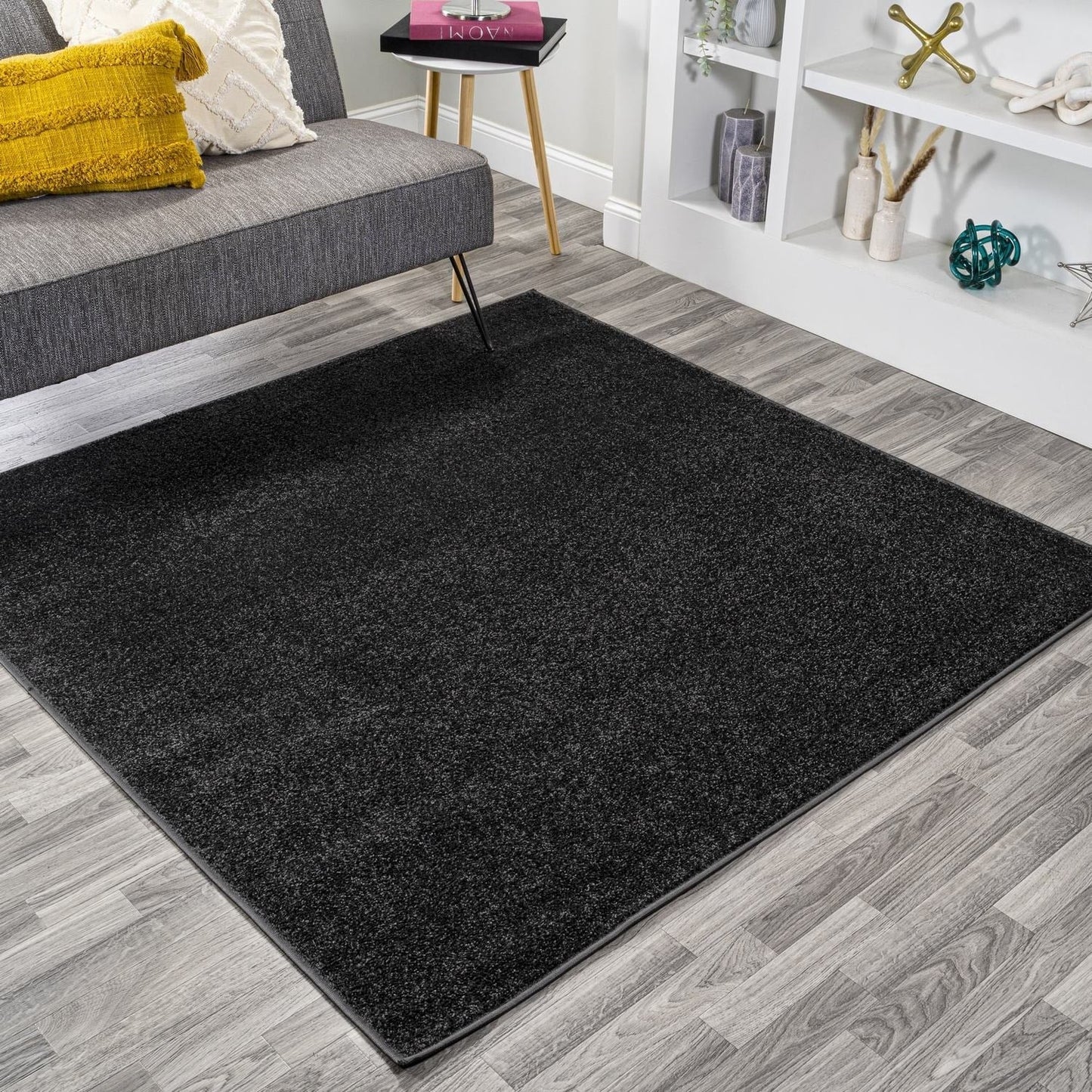 JONATHAN Y Tumbling Solid Low-Pile Area Rug