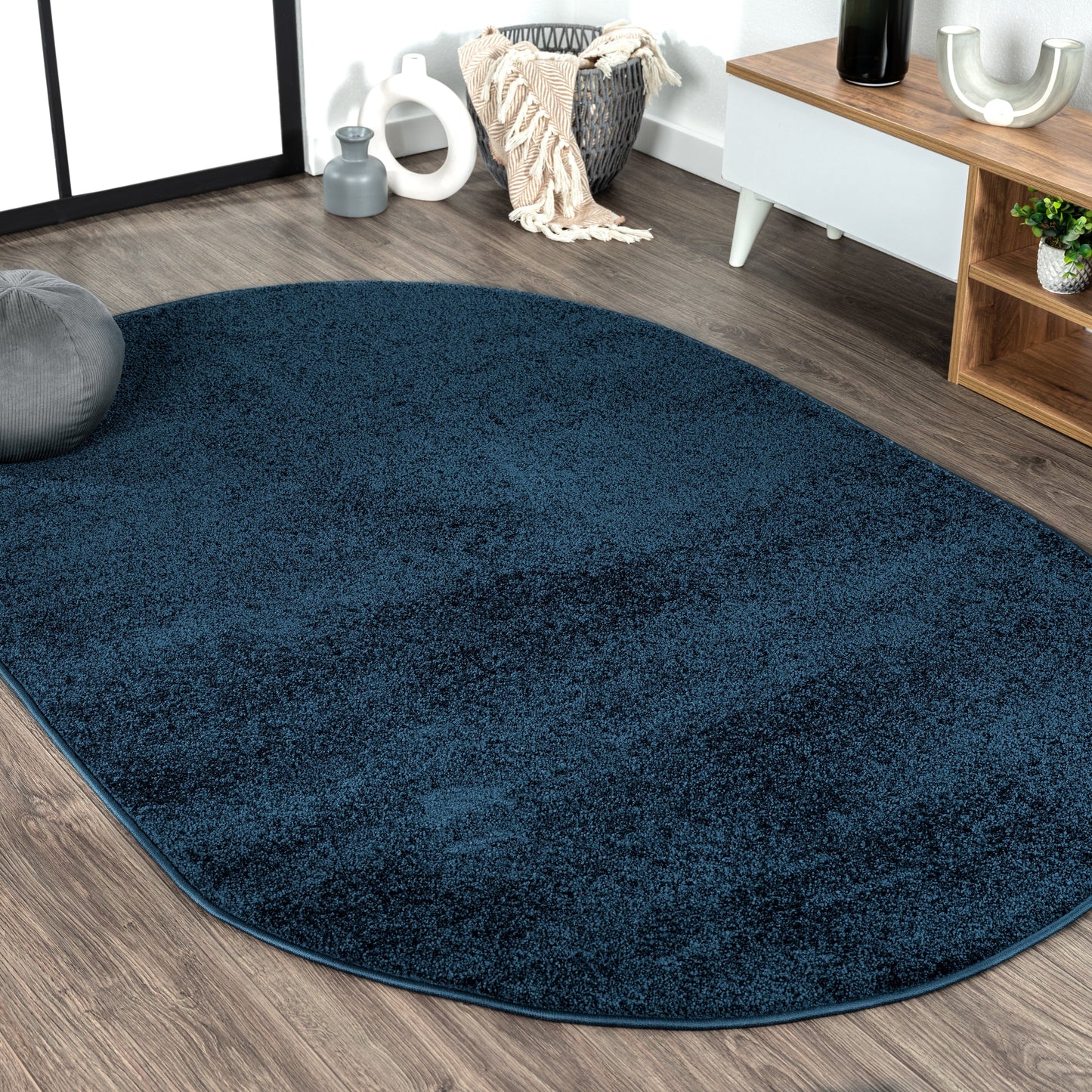 JONATHAN Y Tumbling Solid Low-Pile Area Rug