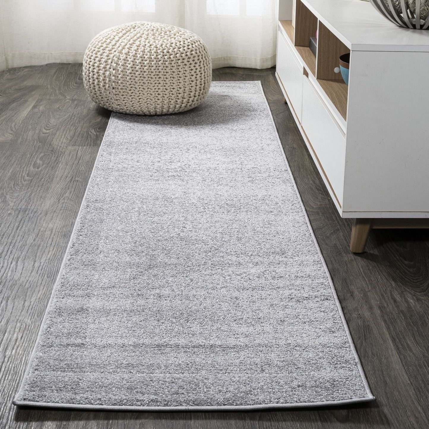 JONATHAN Y Tumbling Solid Low-Pile Area Rug