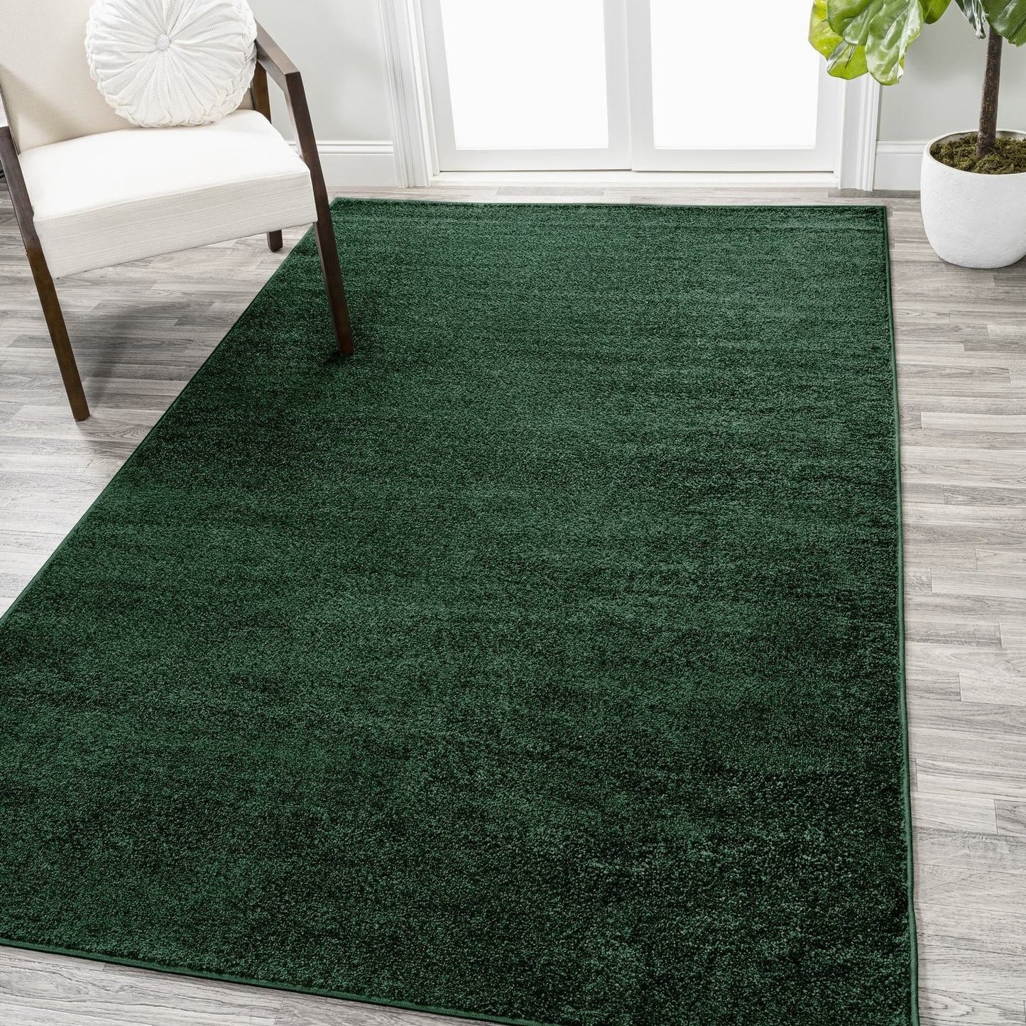JONATHAN Y Tumbling Solid Low-Pile Area Rug