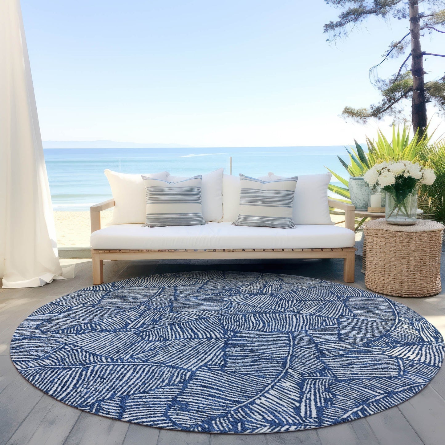Machine Washable Indoor/ Outdoor Chantille Tropical Palm Rug