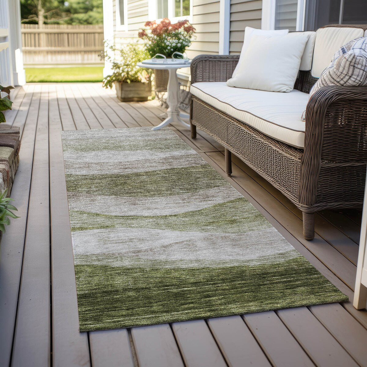 Machine Washable Indoor/ Outdoor Contemporary Waves Chantille Rug