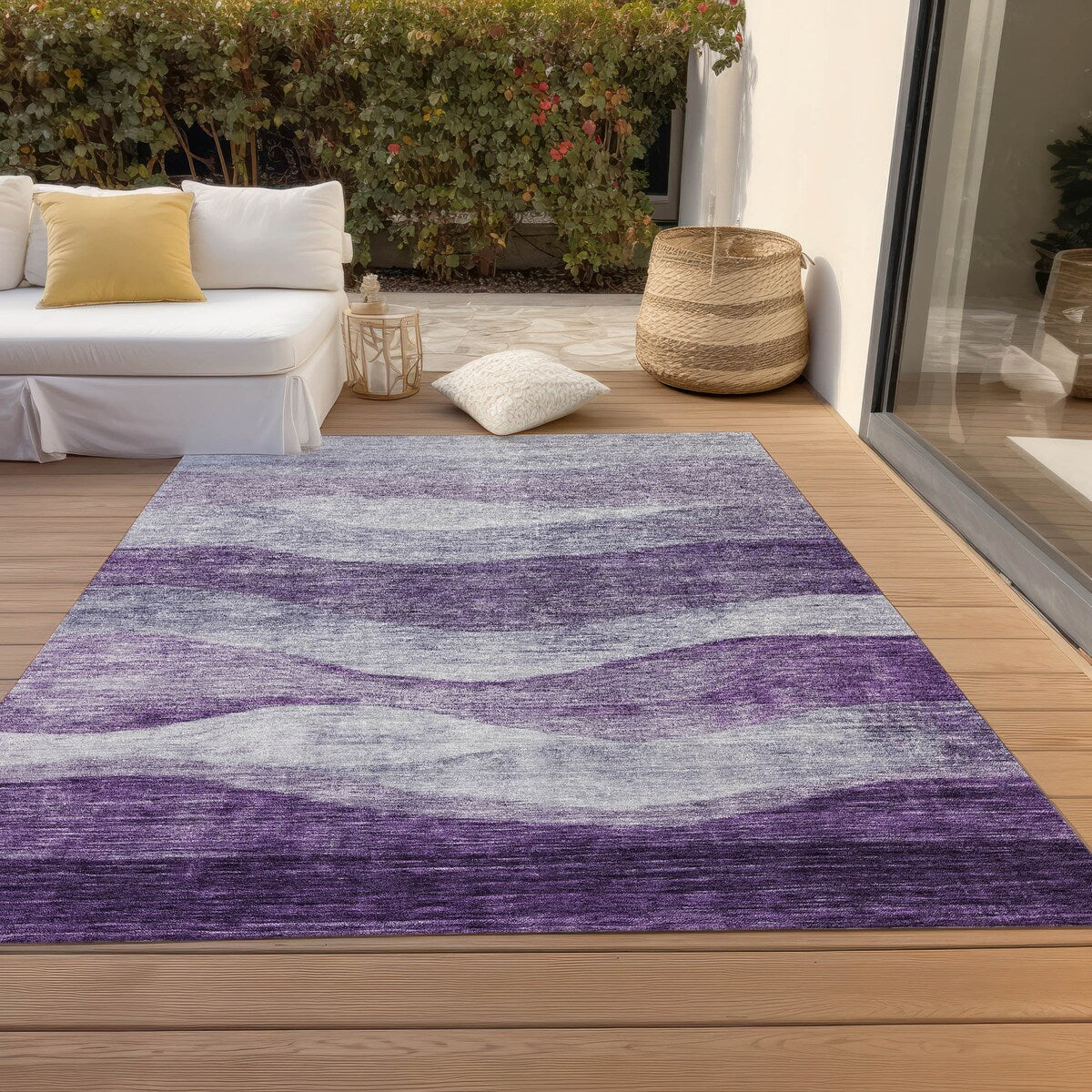 Machine Washable Indoor/ Outdoor Contemporary Waves Chantille Rug