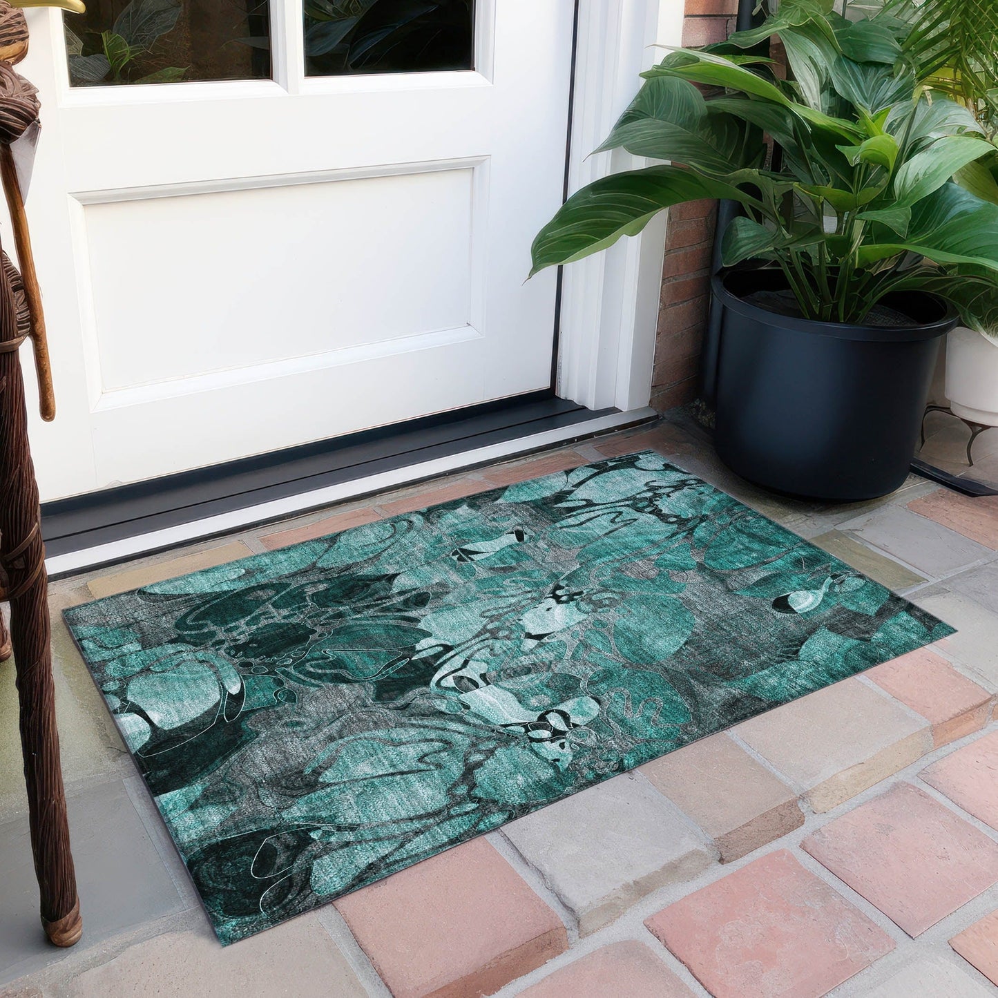 Machine Washable Indoor/ Outdoor Modern Floral Chantille Rug