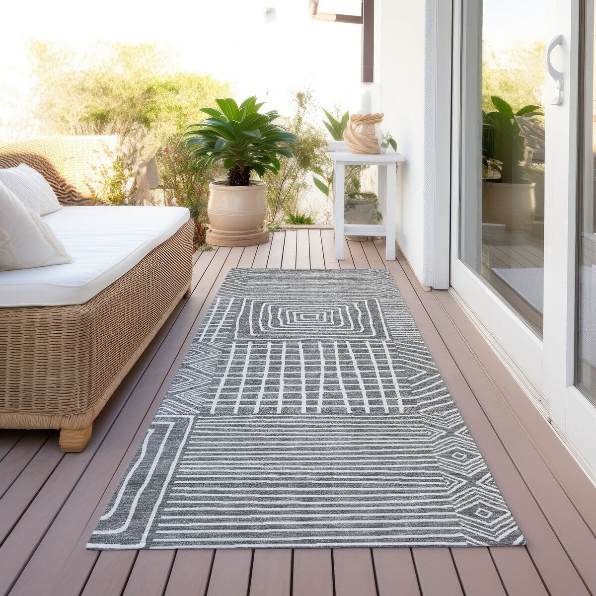 Machine Washable Indoor/ Outdoor Modern Mosaic Chantille Rug