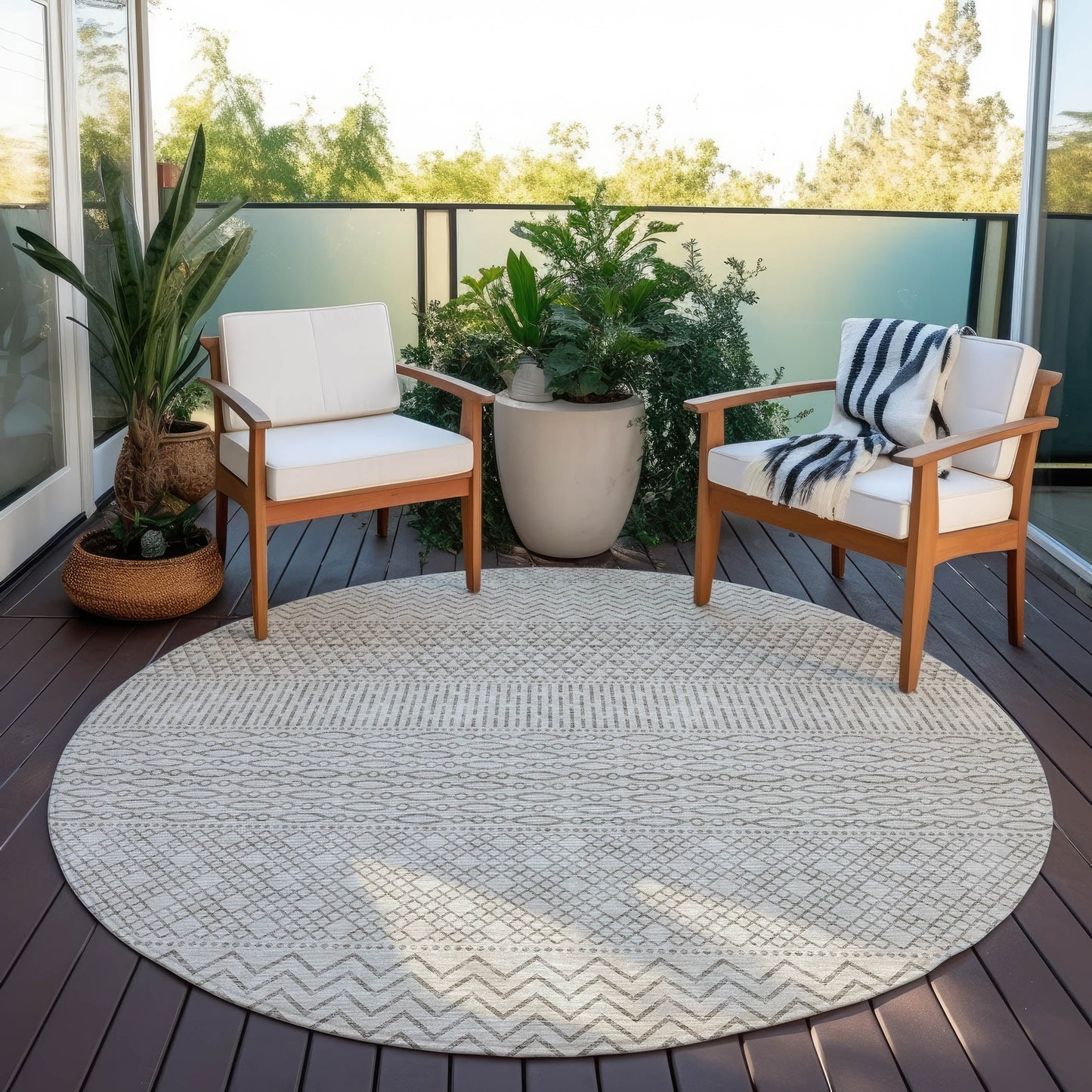 Machine Washable Indoor/ Outdoor Modern Stripes Chantille Rug