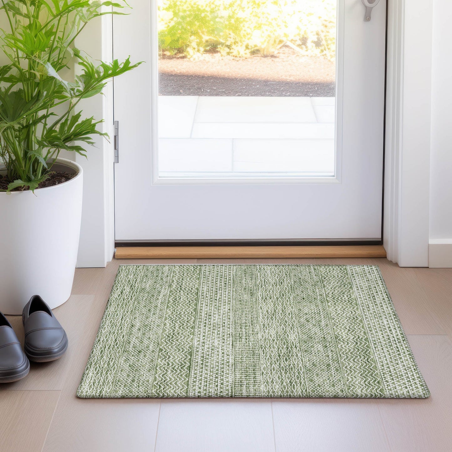 Machine Washable Indoor/ Outdoor Modern Stripes Chantille Rug