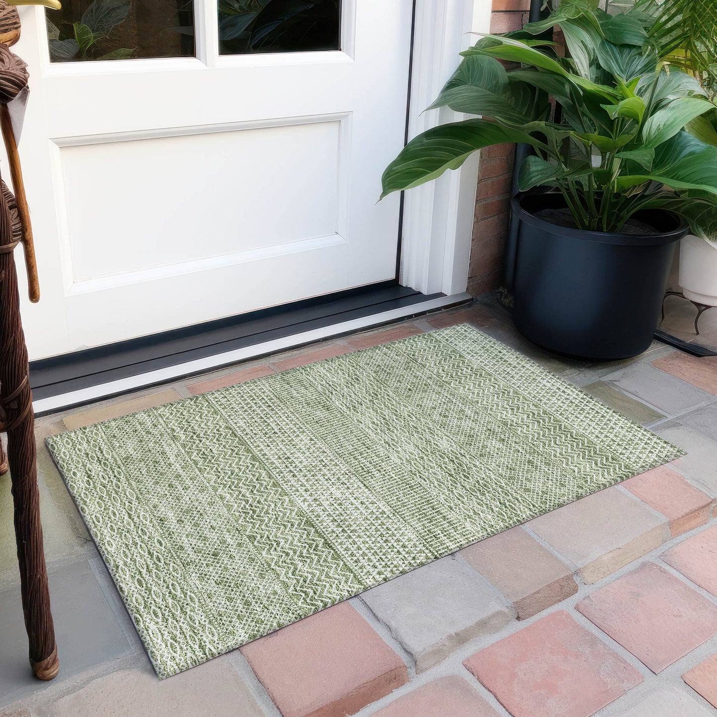 Machine Washable Indoor/ Outdoor Modern Stripes Chantille Rug