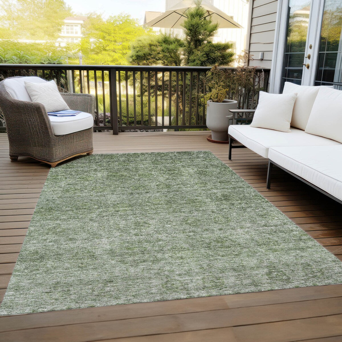 Machine Washable Indoor/ Outdoor Ombre Damask Chantille Rug