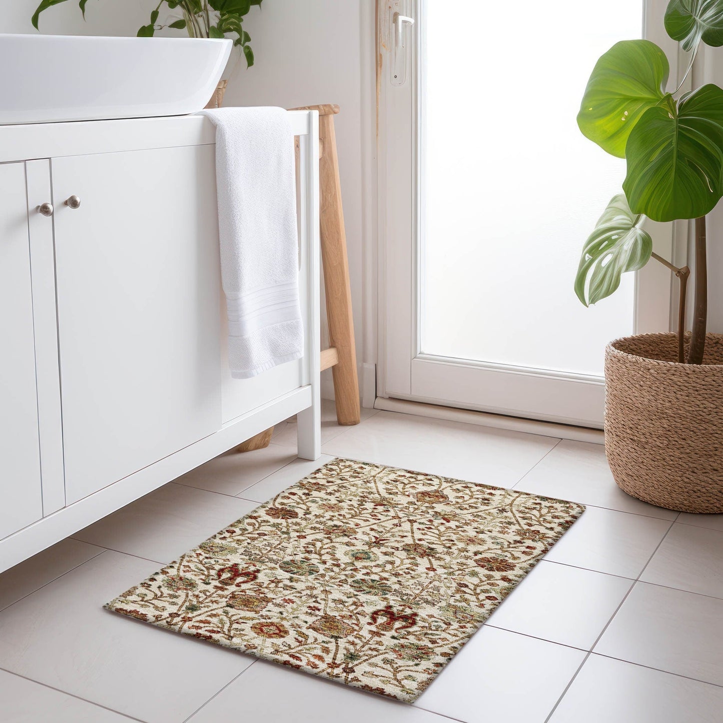 Machine Washable Indoor/ Outdoor Traditional Kashan Chantille Rug