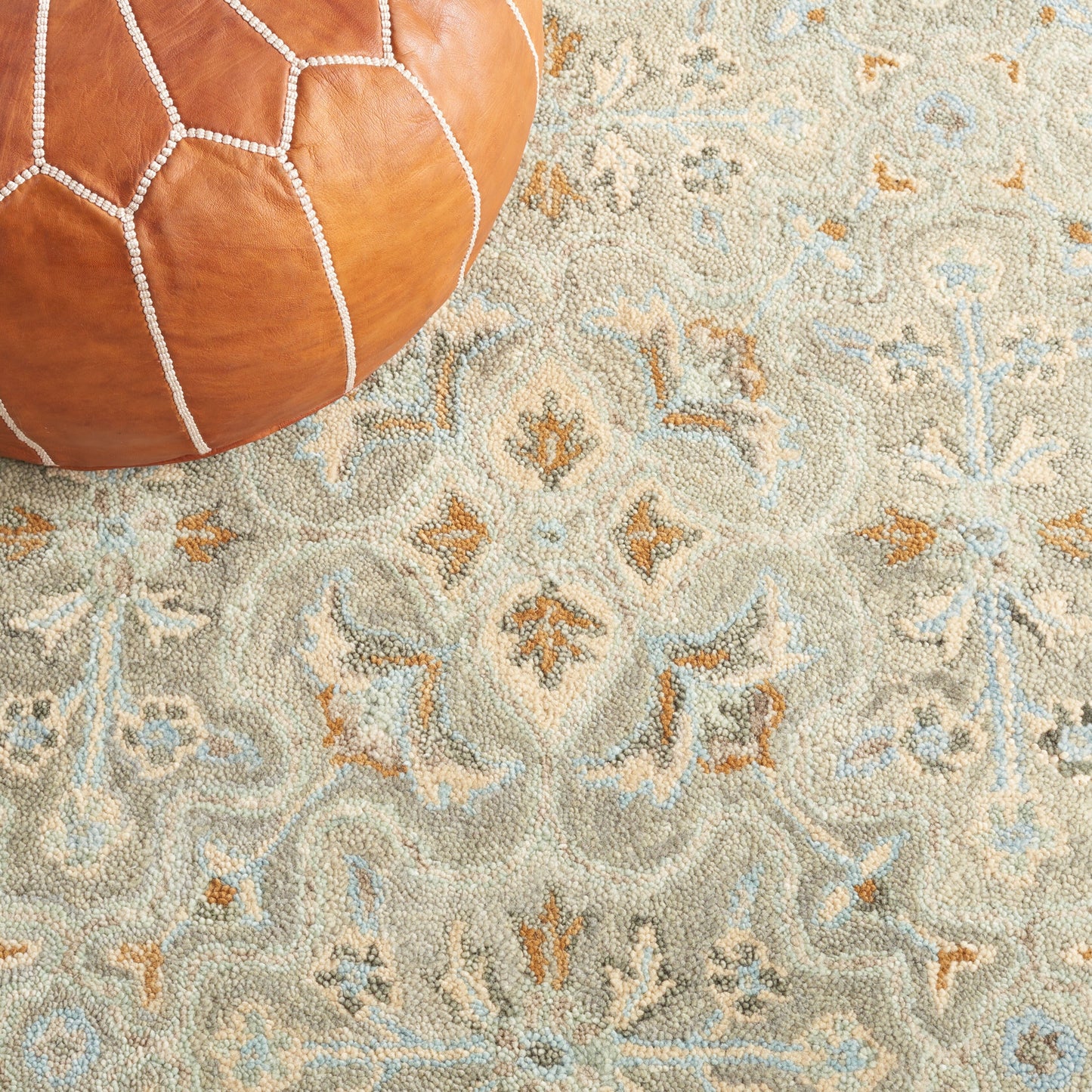 SAFAVIEH Handmade Heritage Damask Traditional Wool Rug