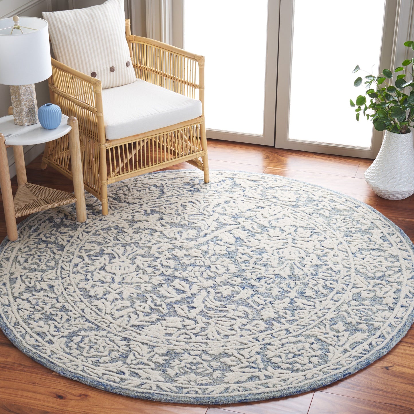 SAFAVIEH Handmade Metro Suada French Country Wool Rug