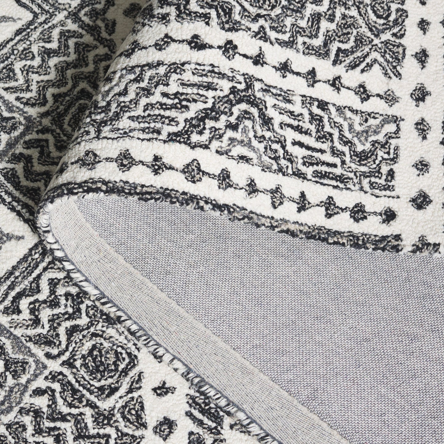 SAFAVIEH Handmade Micro-Loop Lutetia Wool Rug