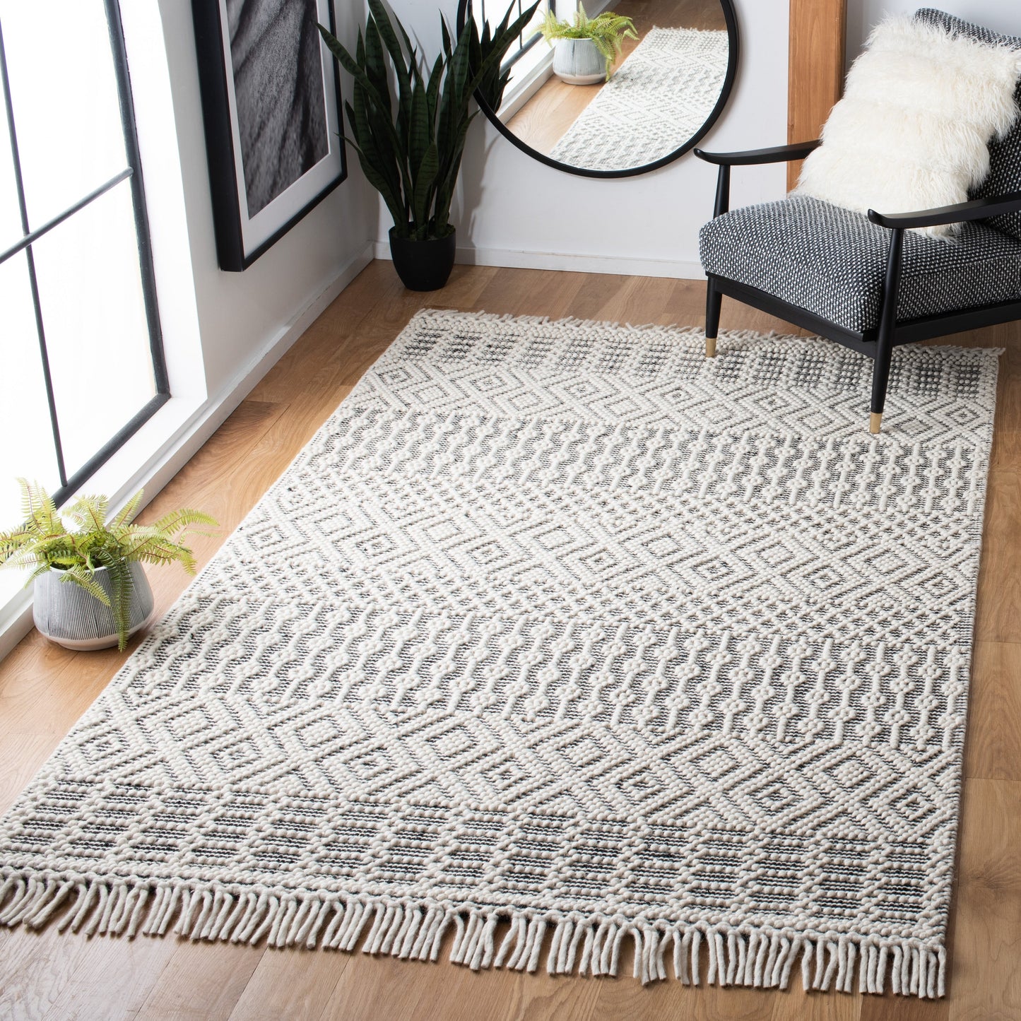 SAFAVIEH Handmade Natura Estel Wool Fringe Rug