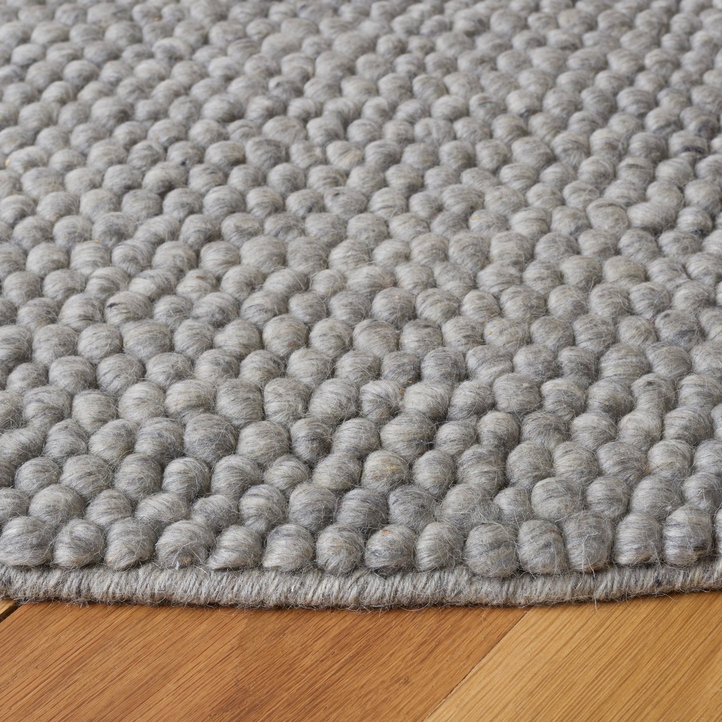 SAFAVIEH Handmade Natura Gonnie Wool Rug