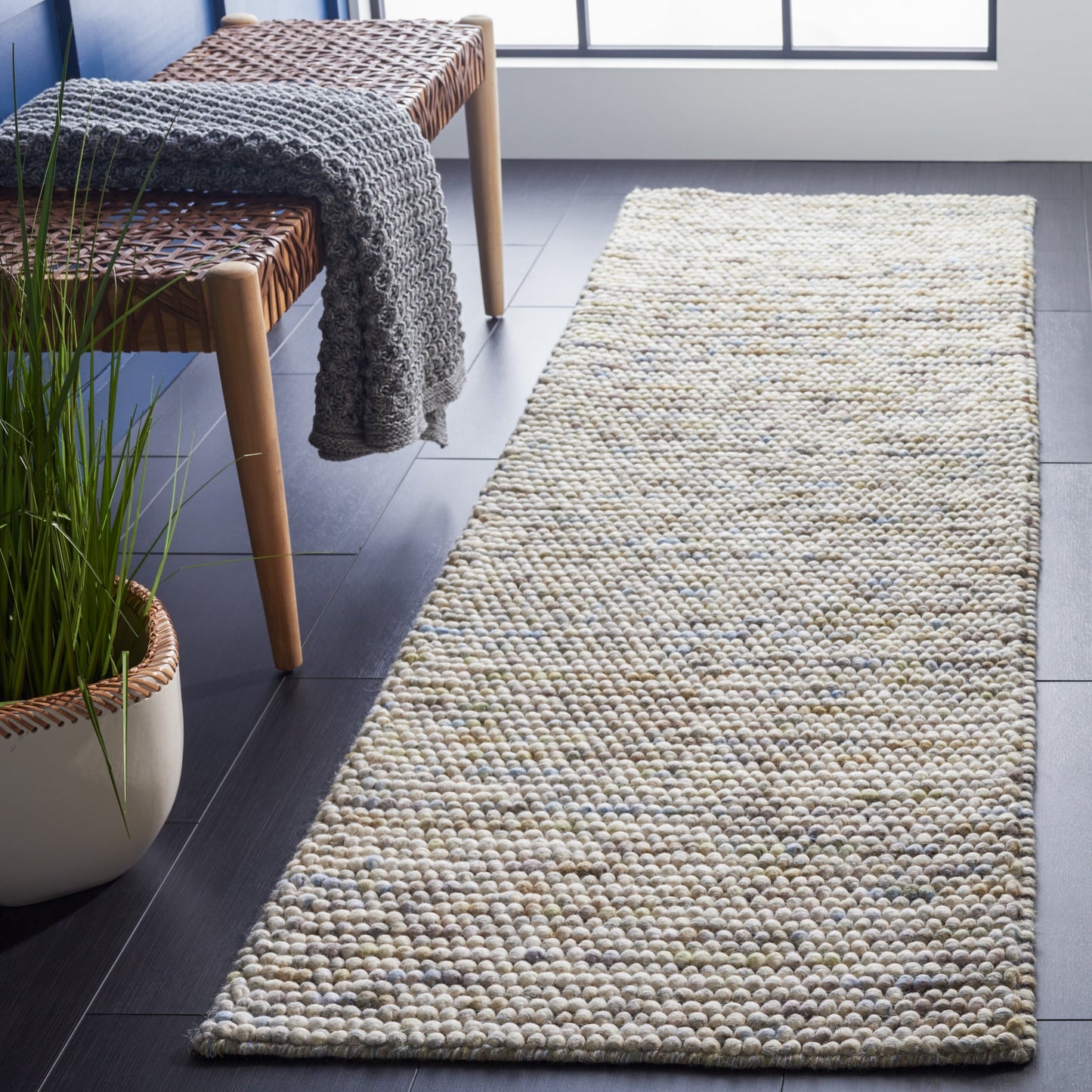 SAFAVIEH Handmade Natura Gonnie Wool Rug