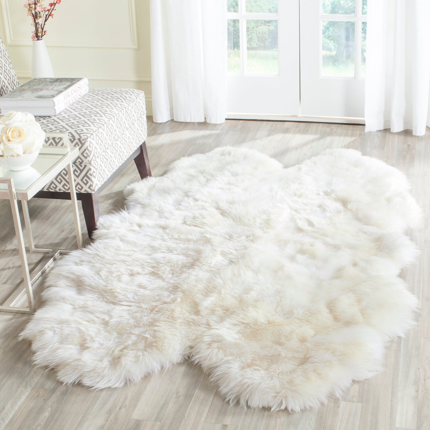 SAFAVIEH Handmade Sheepskin Brittnie Genuine Pelt Rug