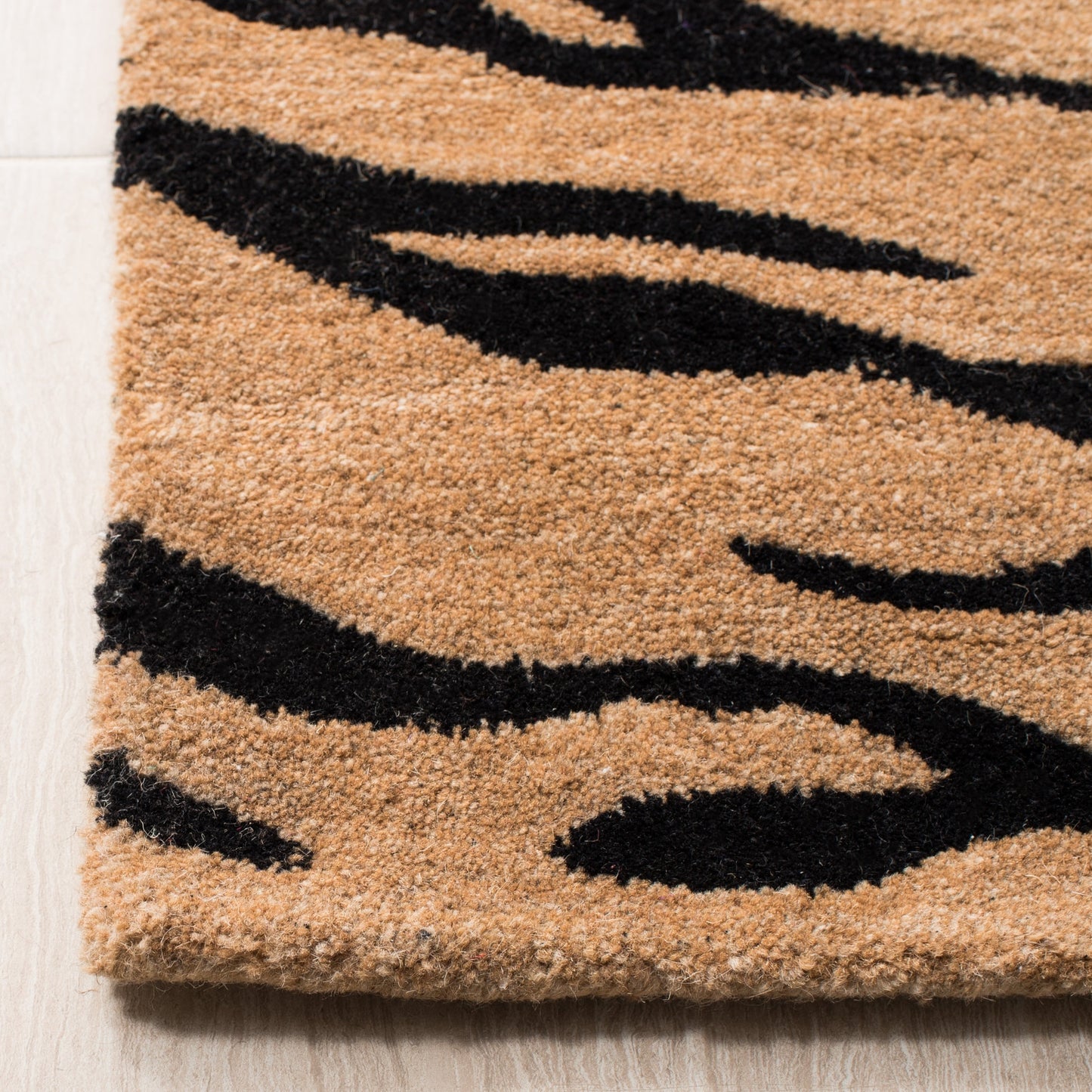 SAFAVIEH Handmade Soho Latoyia Tiger N.Z. Wool Rug