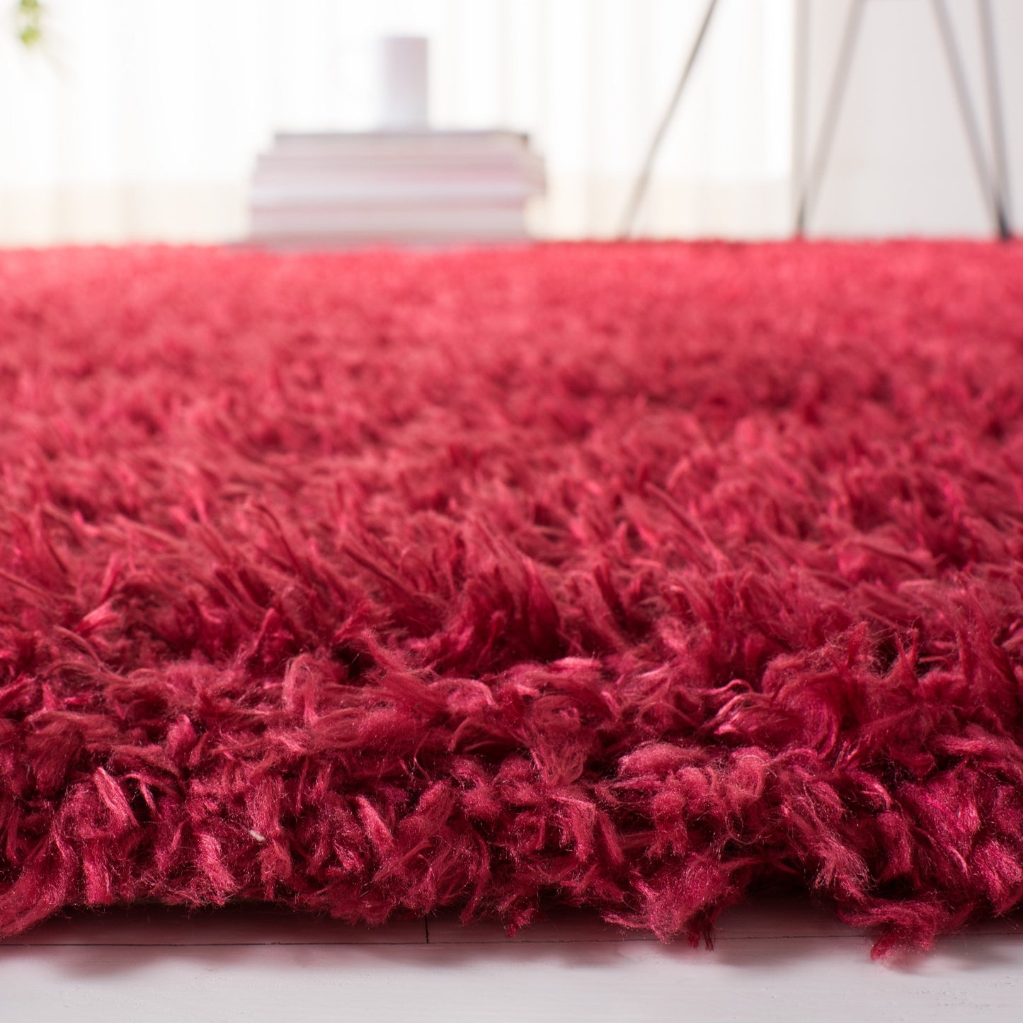 SAFAVIEH Madrid Shag Soledad Solid 2-inch Thick Rug