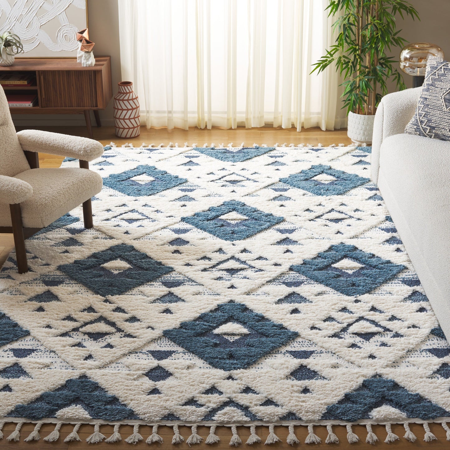 SAFAVIEH Moroccan Tassel Shag Delores 2-inch Thick Rug