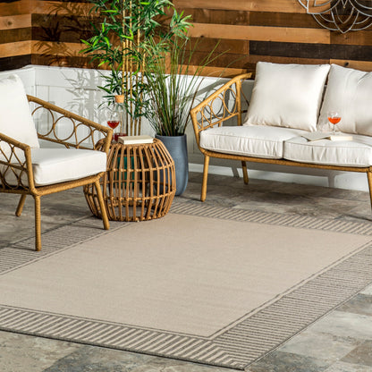 Nuloom Leah Classic Bordered Indoor/Outdoor Area Rug