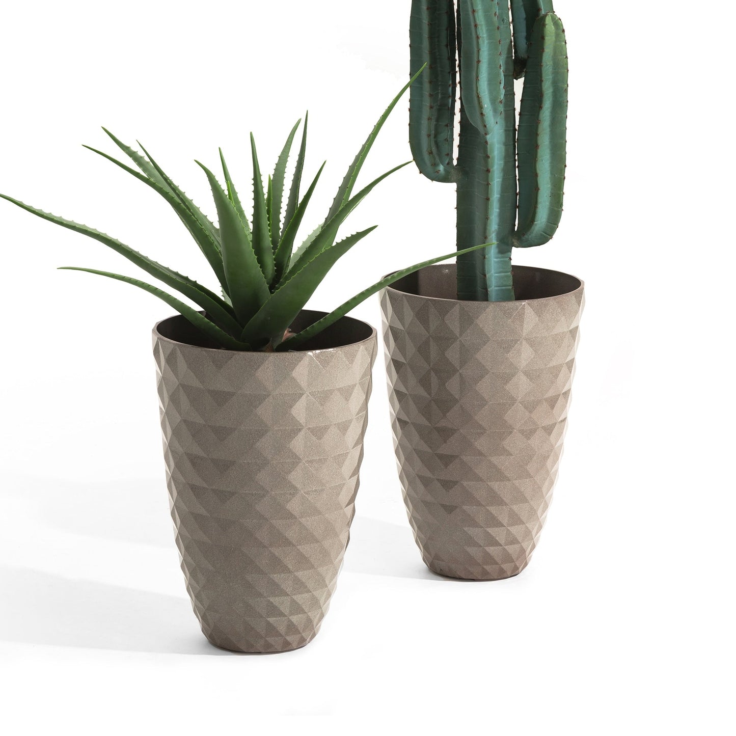 Glitzhome 19.75 H Eco-Friendly Oversized Faux Ceramic Diamond Textured Tall Planter Porch Flowerpot (Set of 2)