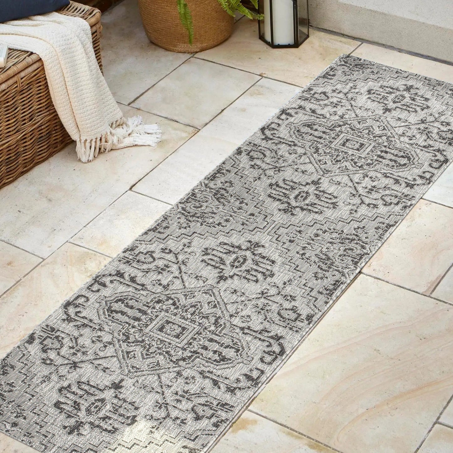 JONATHAN Y Charleston Medallion Indoor/Outdoor Area Rug