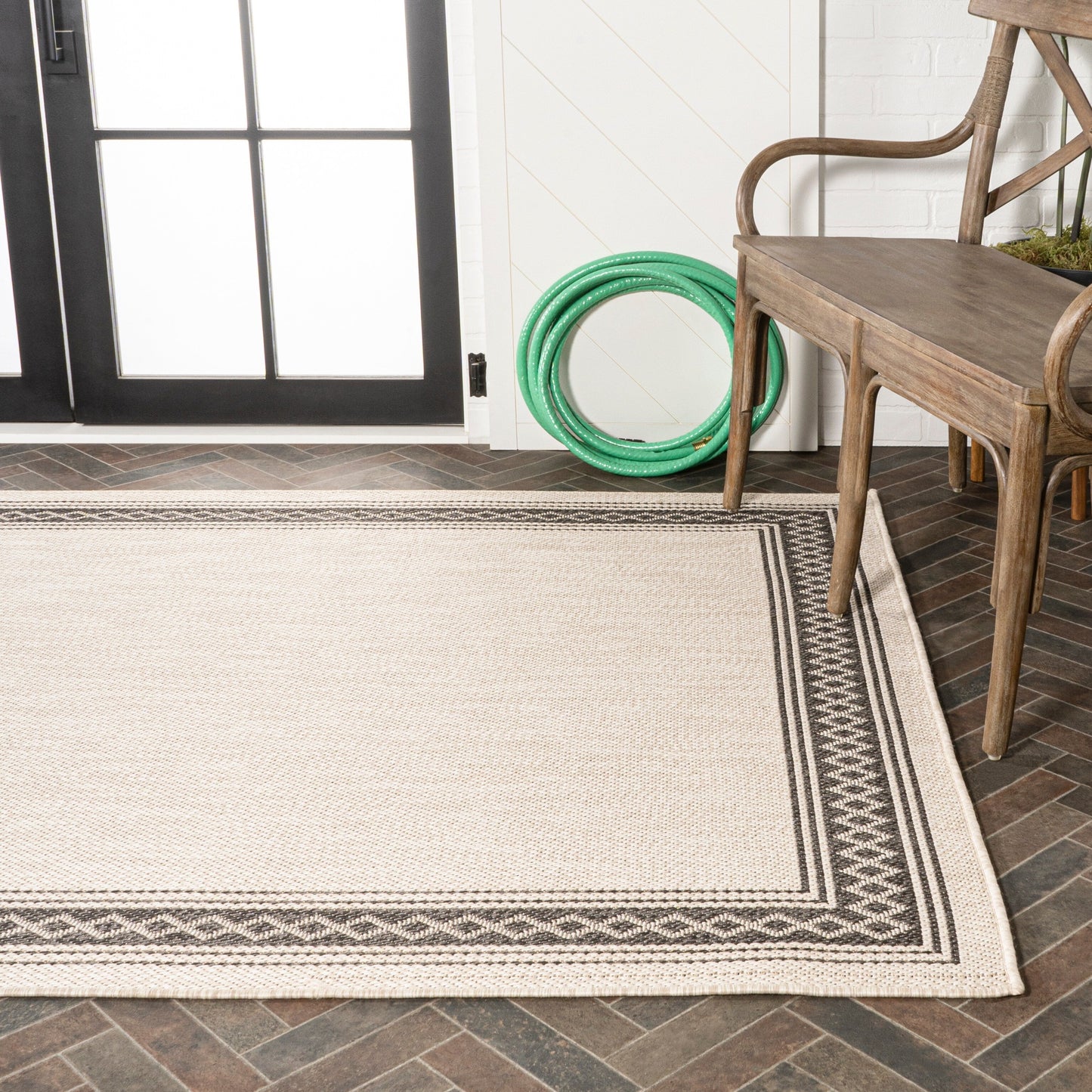 JONATHAN Y Havana Classic Diamond Border Indoor/Outdoor Area Rug