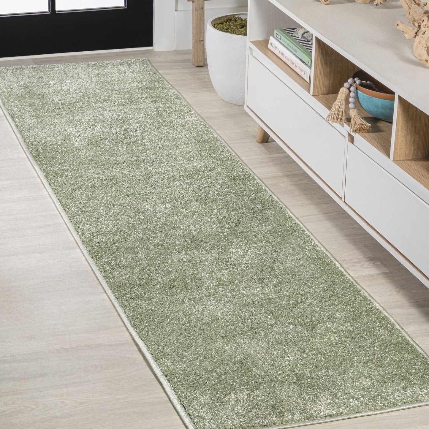 JONATHAN Y Tumbling Solid Low-Pile Area Rug