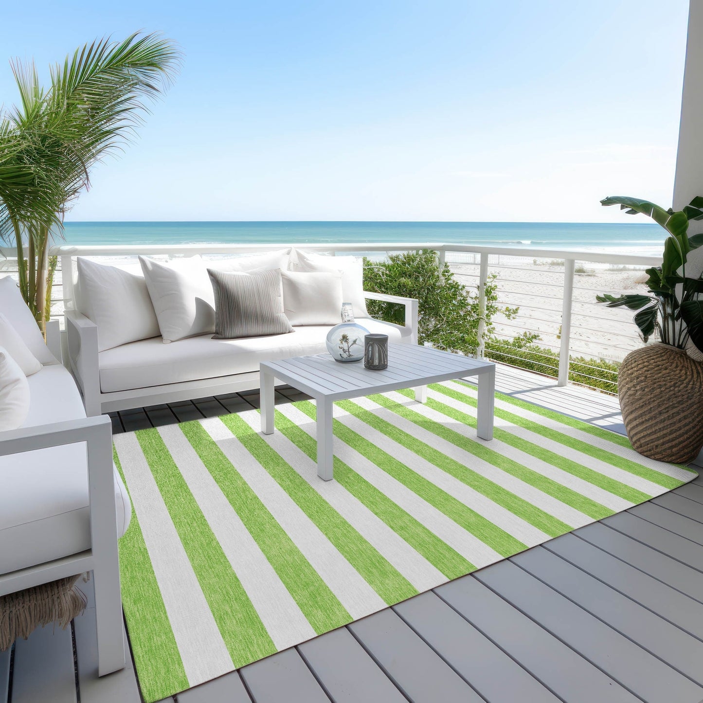 Machine Washable Indoor/ Outdoor Cabana Stripe Chantille Rug