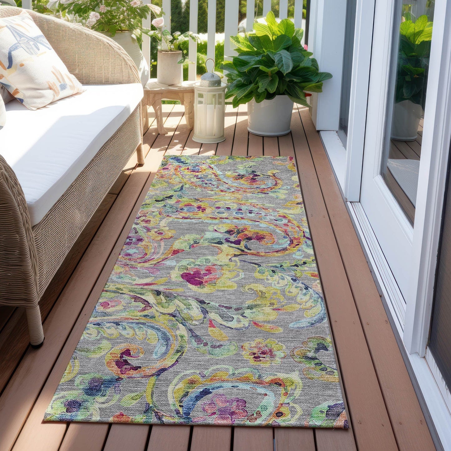 Machine Washable Indoor/ Outdoor Chantille Traditional Scroll Rug