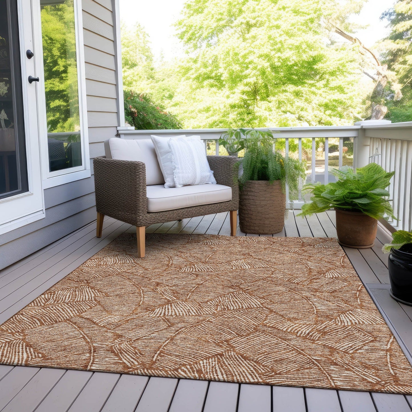 Machine Washable Indoor/ Outdoor Chantille Tropical Palm Rug