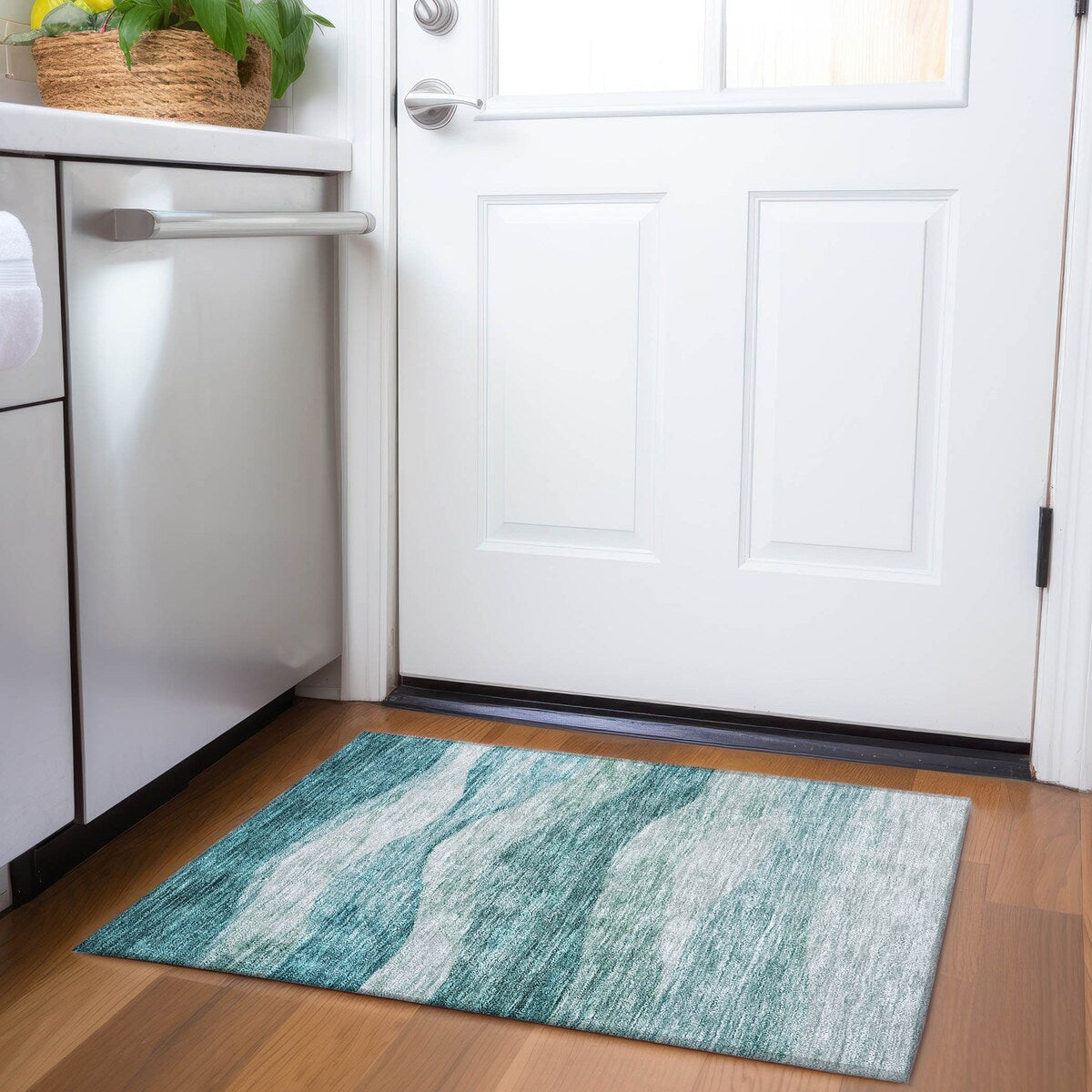 Machine Washable Indoor/ Outdoor Contemporary Waves Chantille Rug