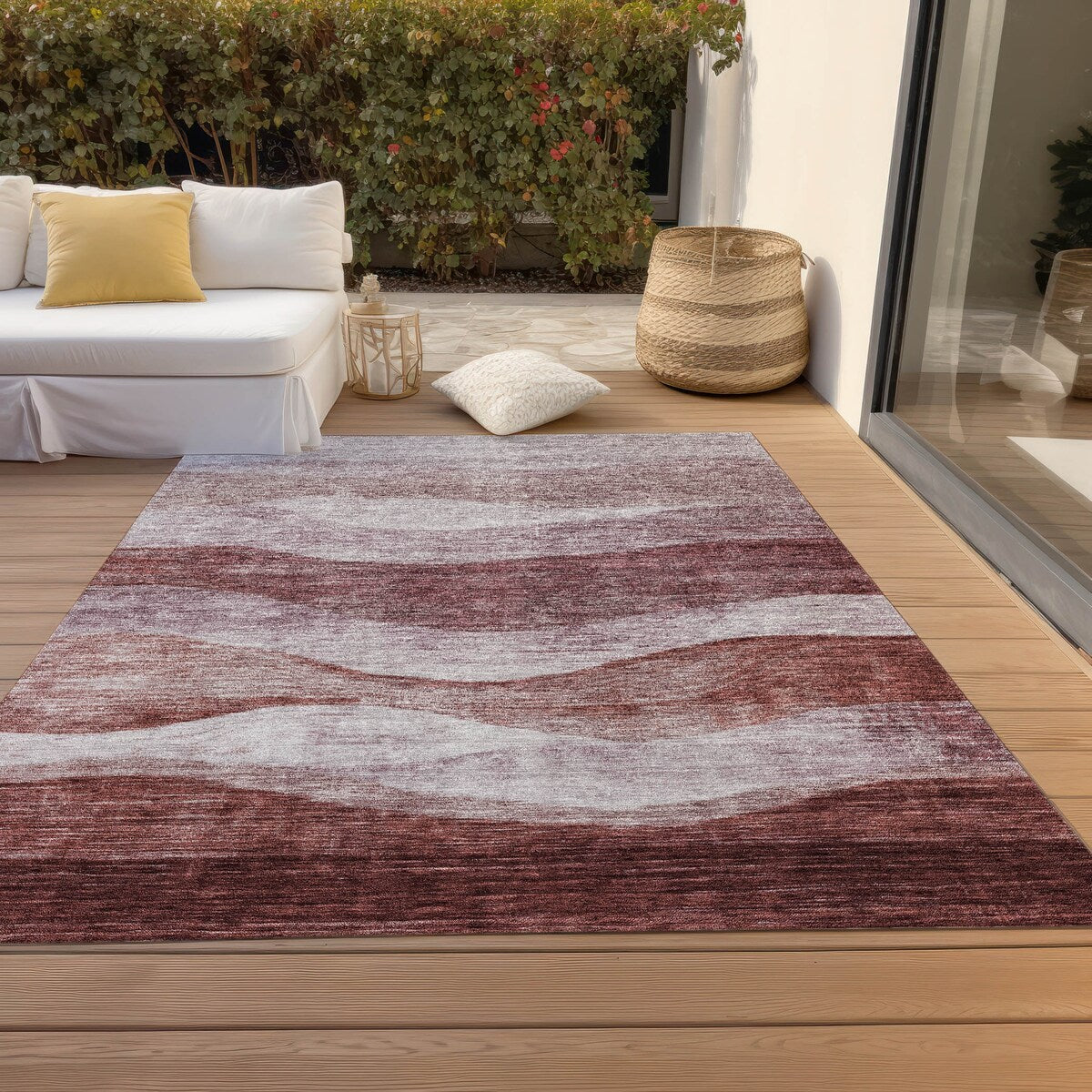 Machine Washable Indoor/ Outdoor Contemporary Waves Chantille Rug