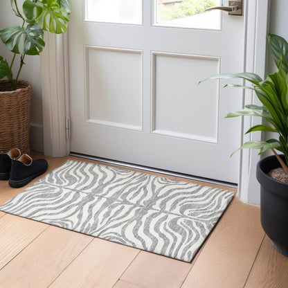 Machine Washable Indoor/ Outdoor Modern Animal Print Chantille Rug