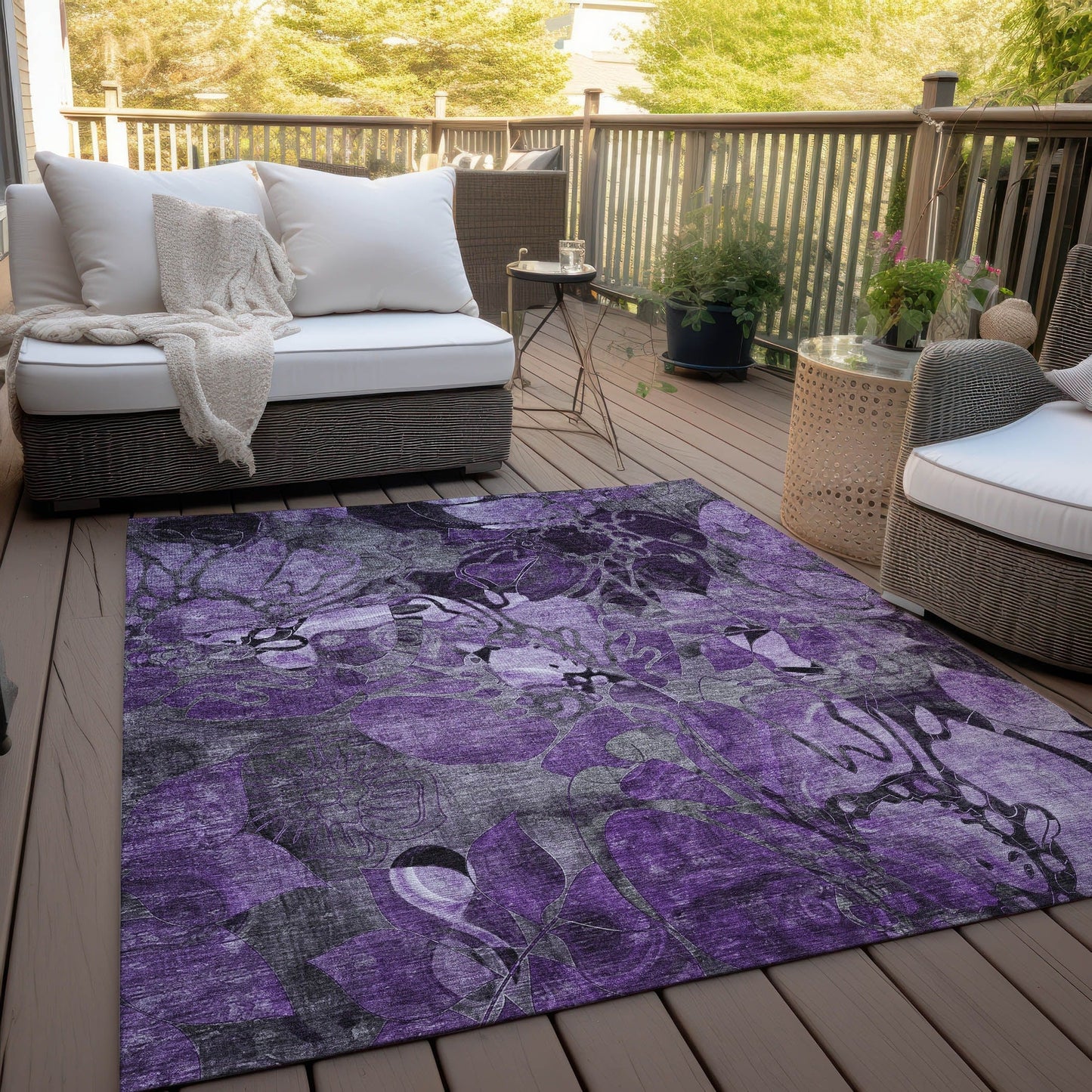 Machine Washable Indoor/ Outdoor Modern Floral Chantille Rug