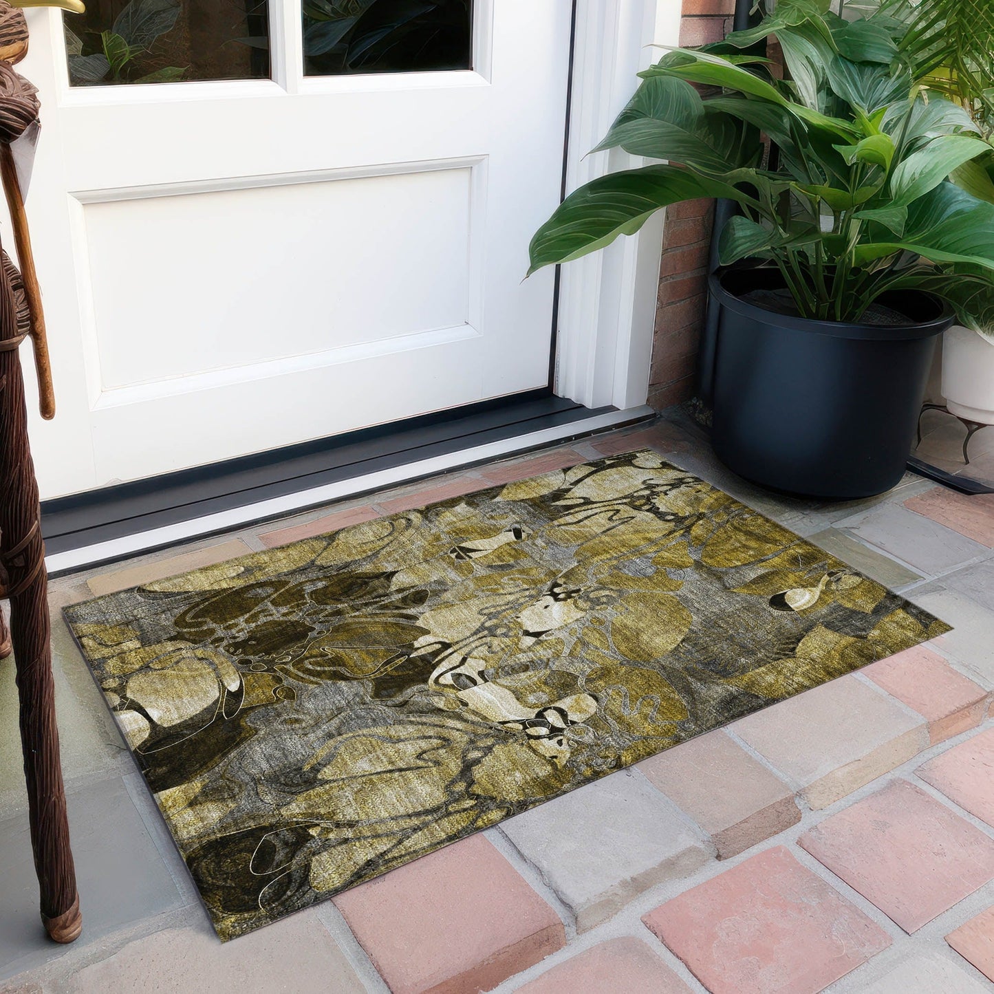 Machine Washable Indoor/ Outdoor Modern Floral Chantille Rug