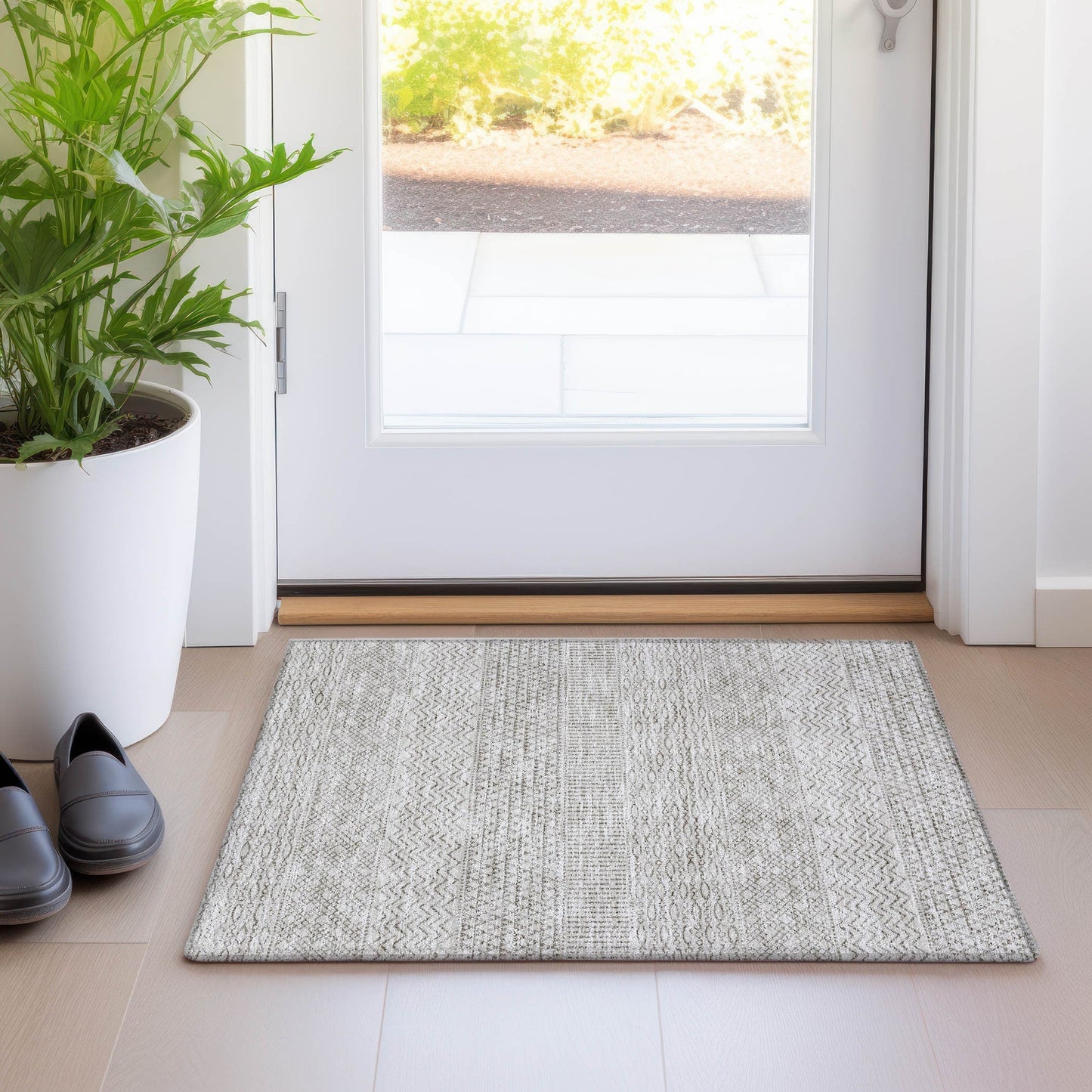 Machine Washable Indoor/ Outdoor Modern Stripes Chantille Rug