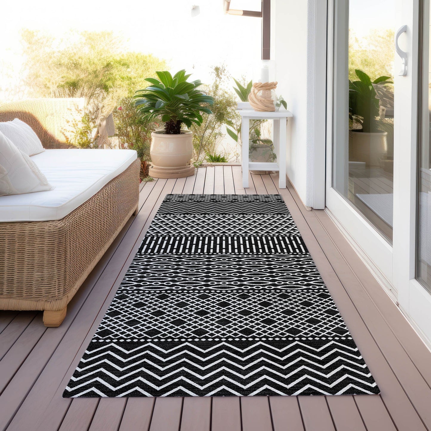 Machine Washable Indoor/ Outdoor Modern Stripes Chantille Rug
