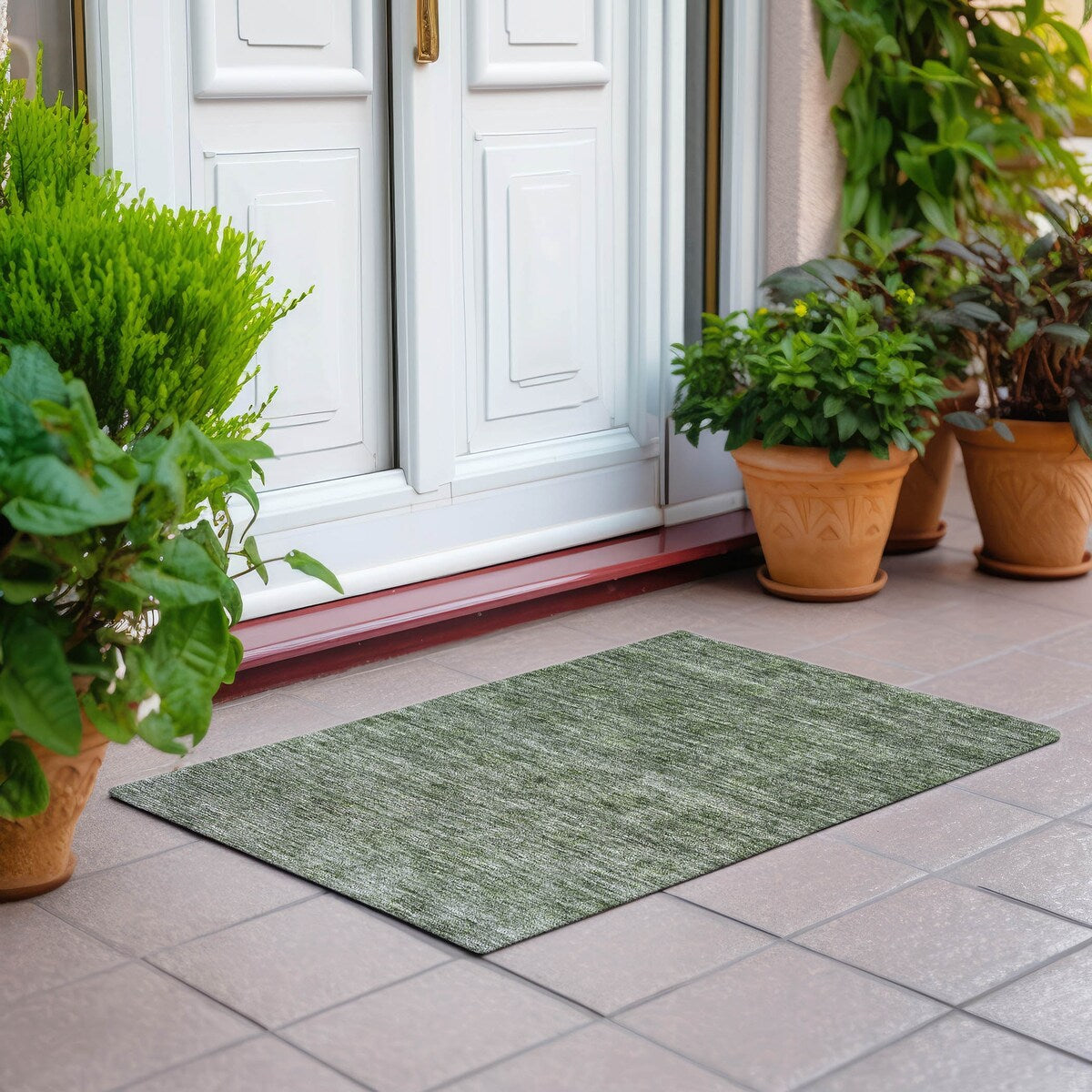 Machine Washable Indoor/ Outdoor Ombre Damask Chantille Rug