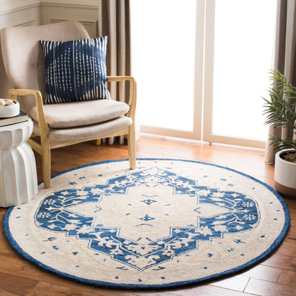 SAFAVIEH Handmade Micro-Loop Selveta Wool Rug