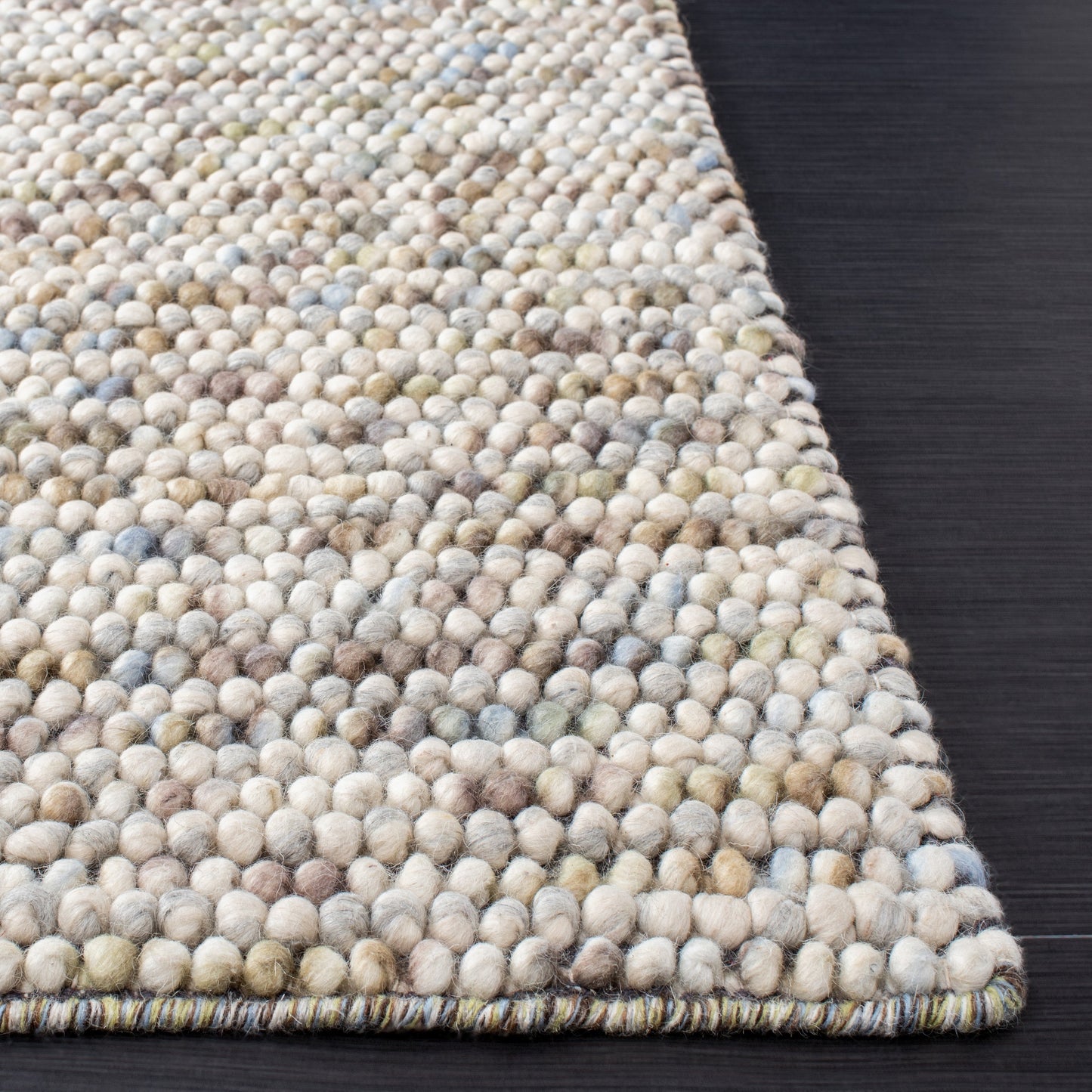 SAFAVIEH Handmade Natura Gonnie Wool Rug