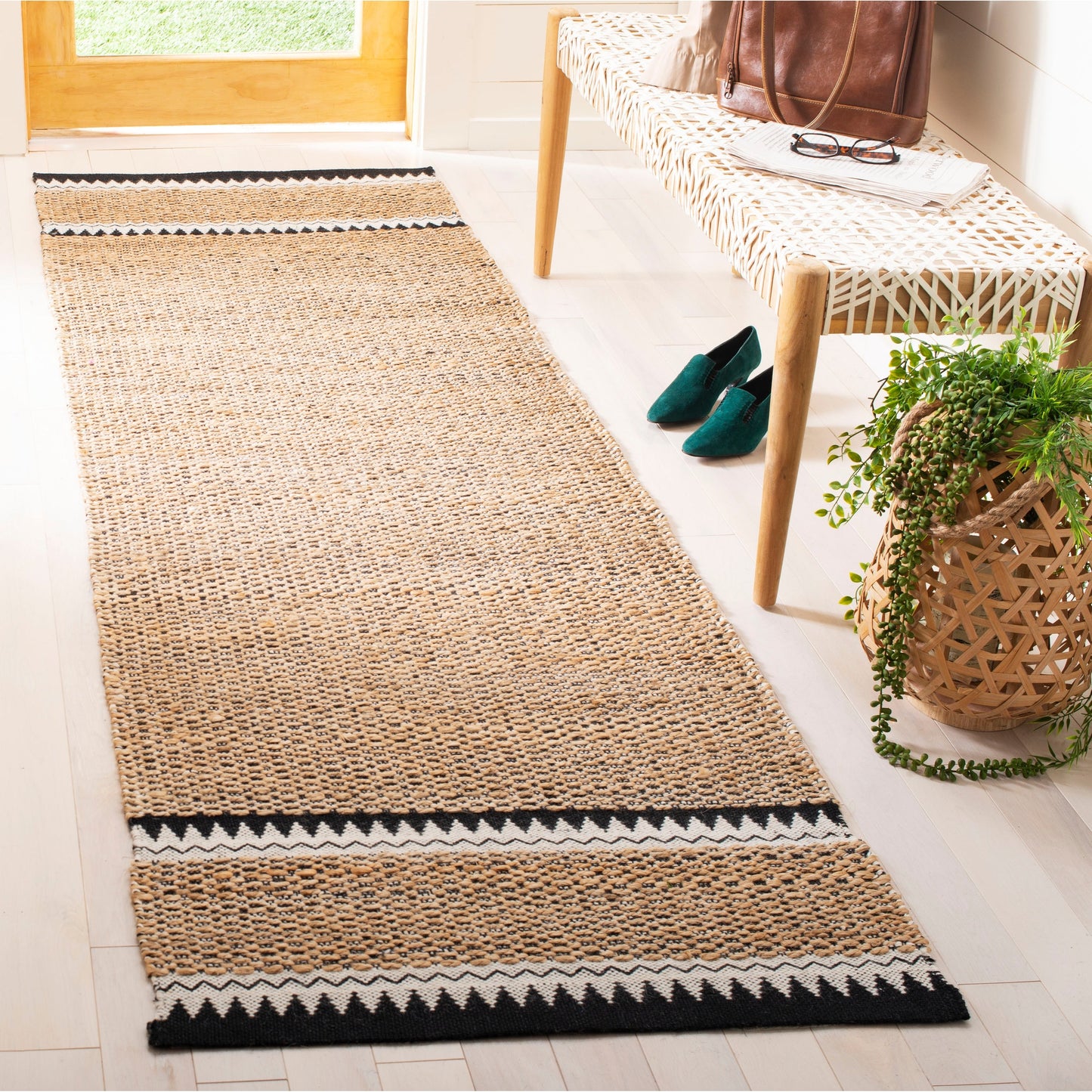 SAFAVIEH Handmade Natural Fiber Jokelien Boho Jute Rug